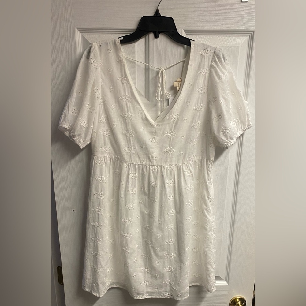 NWT Hem & Thread Boutique White Dress W/ Eyelet Size Large